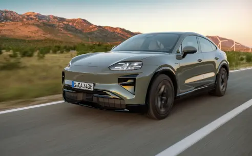 Geïnspireerd door een icoon: Porsche onthult de nieuwe Cayenne Coupé Electric