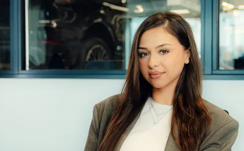 Van Porsche Pro naar Service Adviseur: Eleonora over haar doorgroei bij Porsche Centrum Rotterdam